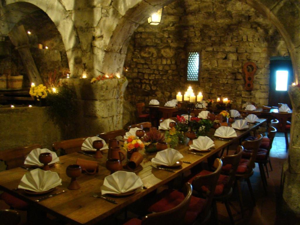 Burg Katzenstein Hotel Katzenstein  Eksteriør billede